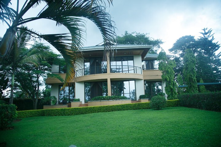 Hotel Exterior 65 of 76