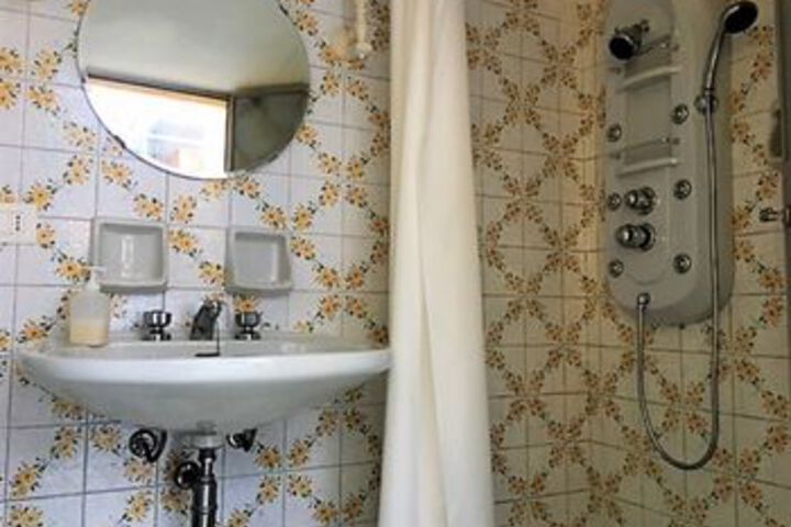 Room 37 of 499