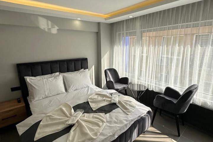 Room 14 of 33