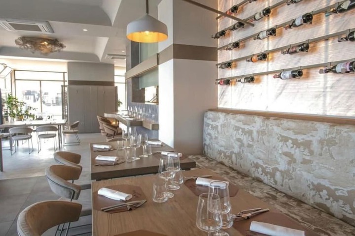 Dining 60 of 85