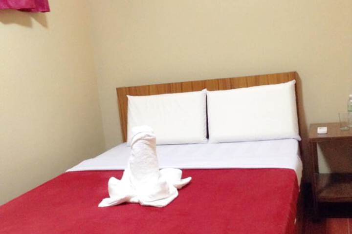 Room 4 of 25