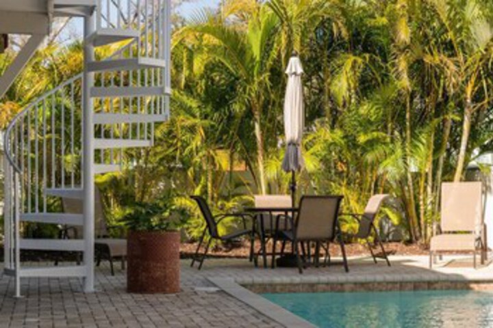 Pool 20 of 36