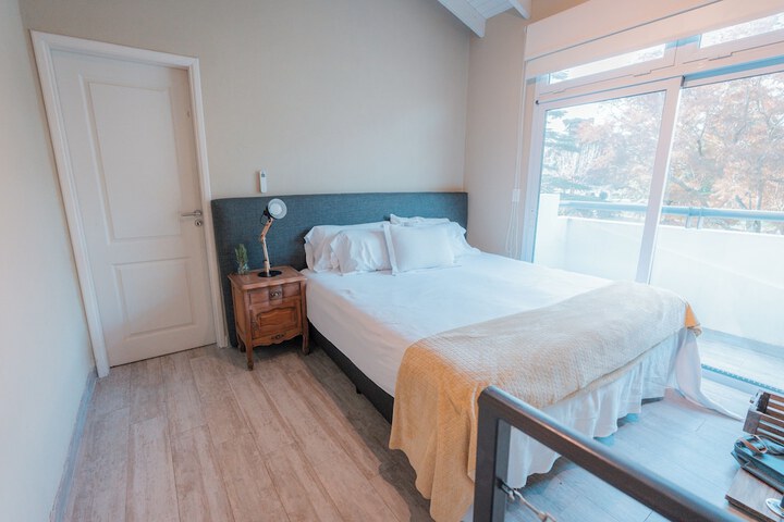 Room 4 of 74
