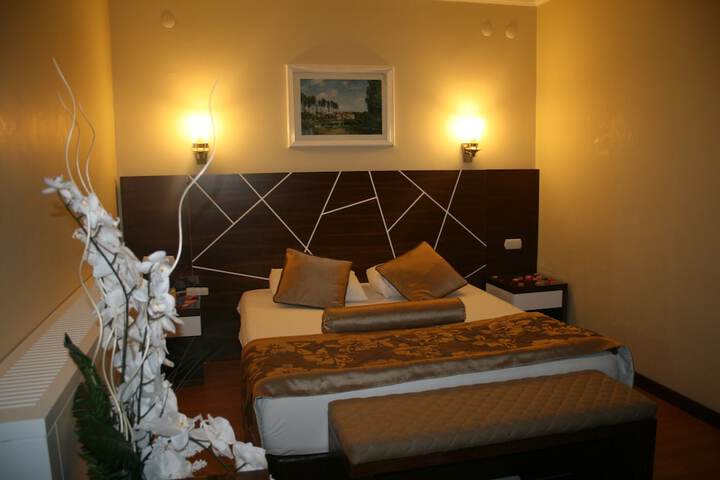 Room 6 of 62