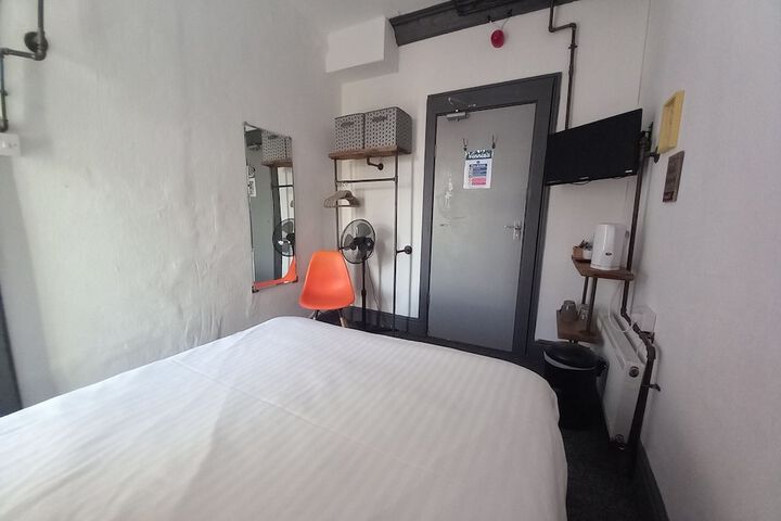 Room 7 of 114