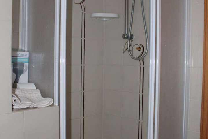 Room 18 of 27