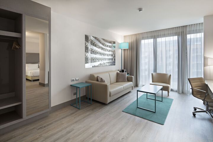 Room 13 of 84