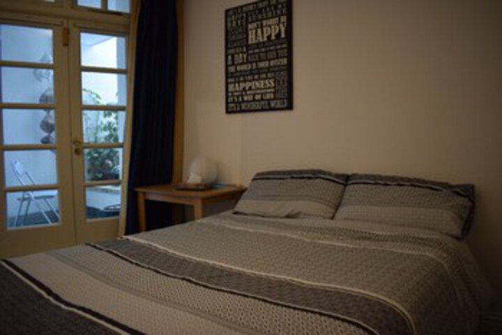 Room 9 of 14