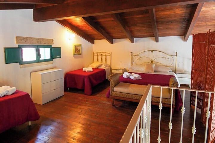 Room 2 of 49