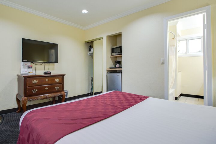 Superior 2 Queen Beds (1 of 25)
