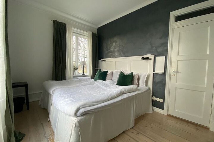 Room 44 of 126