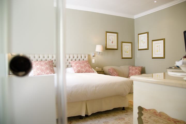 Room 9 of 46