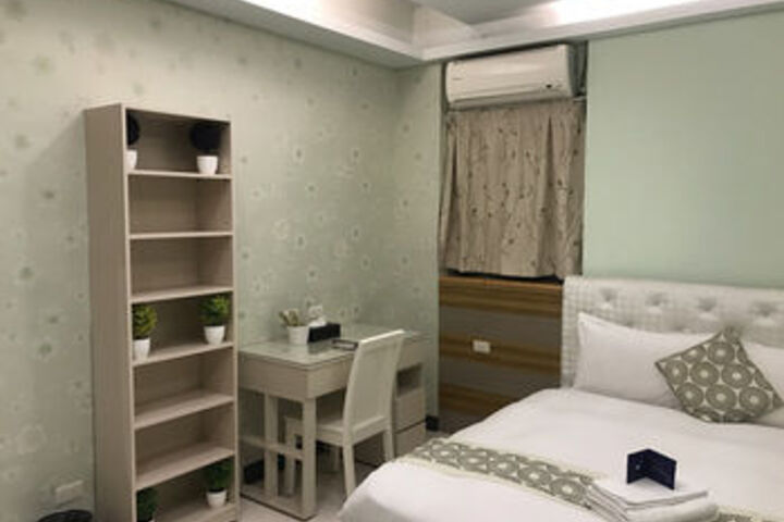 Room 17 of 23