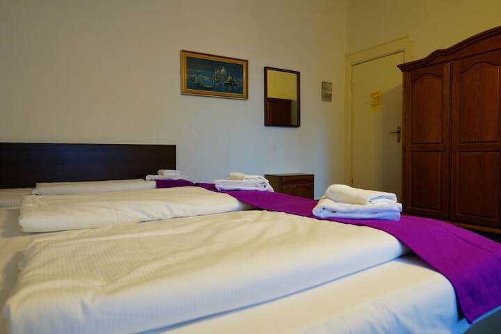 Room 18 of 71