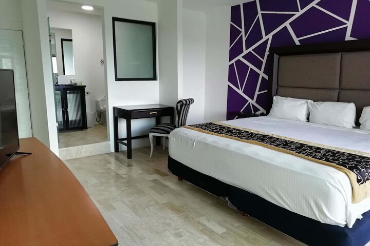 Room 43 of 93