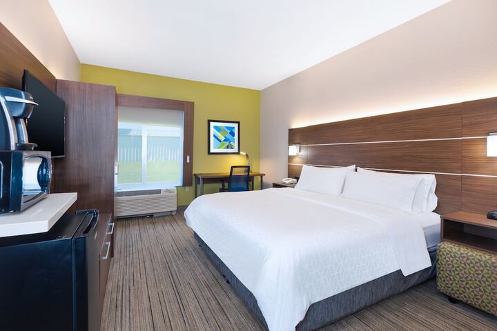 1 King Bed (7 of 12)