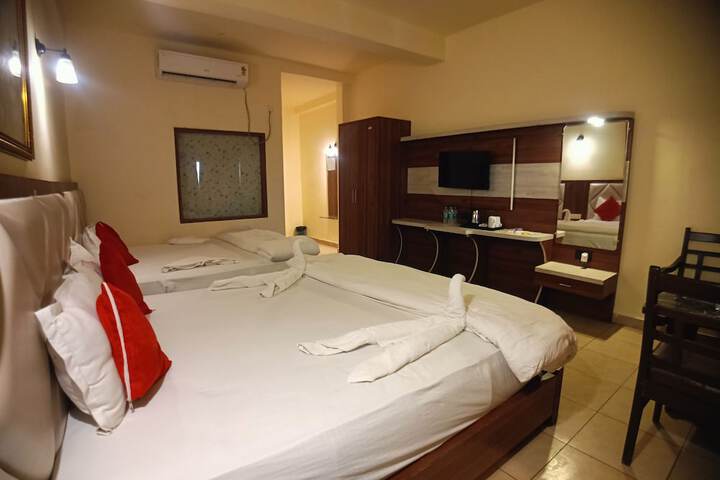 Room 30 of 80