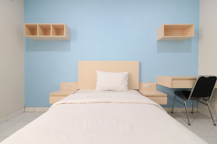 Room 8 of 27