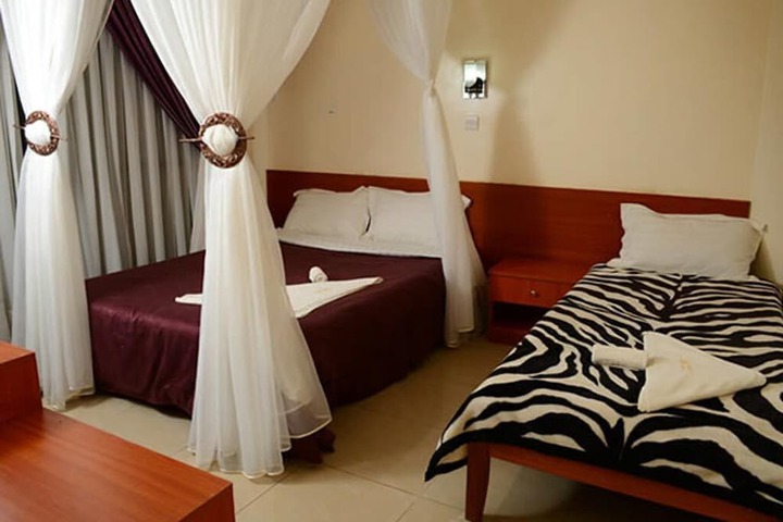 Grabo County Dream Hotel