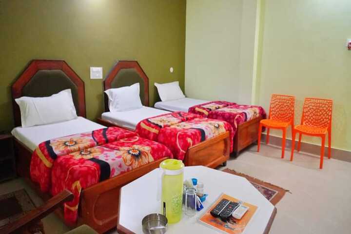 Room 4 of 18