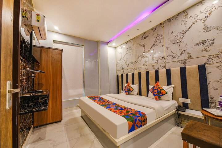 Room 17 of 30