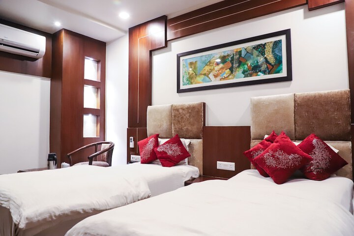 Room 8 of 32