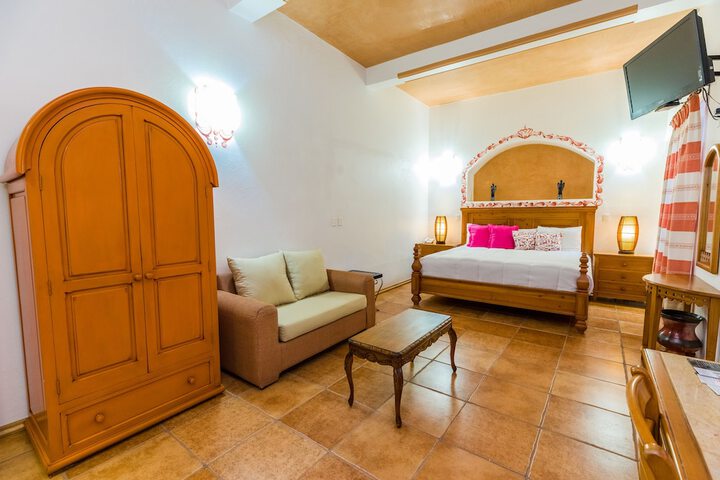 Room 4 of 40