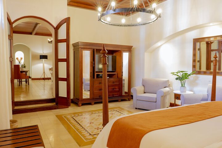 Room 3 of 20