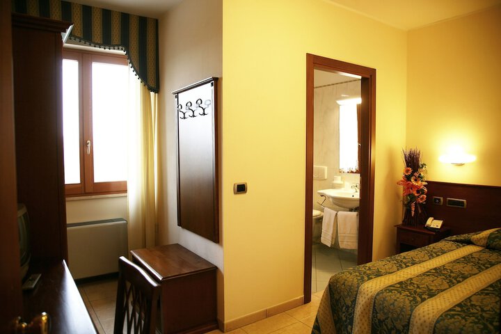 Room 7 of 56