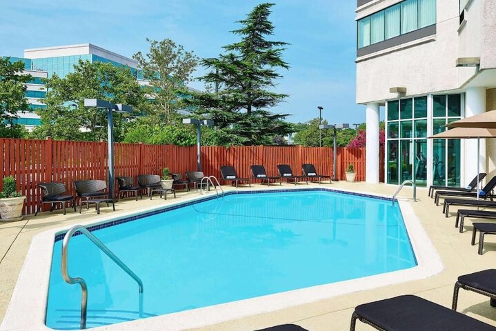 Pool 9 of 19