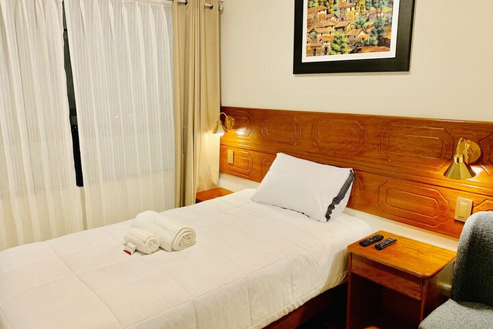 Room 5 of 49