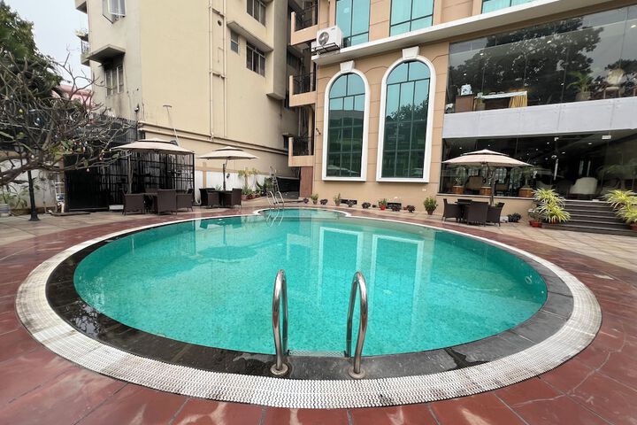 Pool 102 of 164