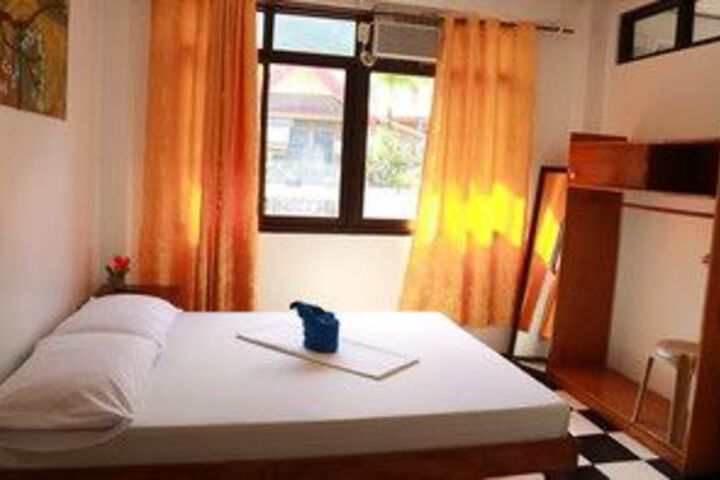 Room 10 of 31