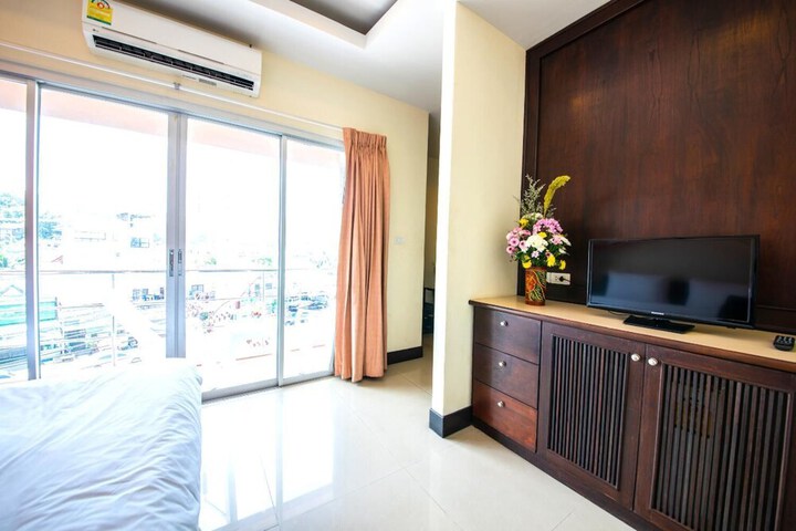 Room 9 of 24
