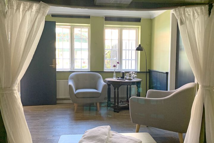 Room 9 of 22