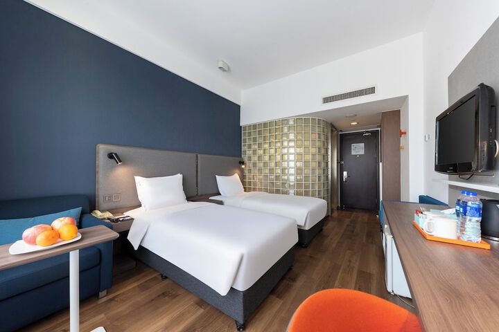 Room 8 of 49