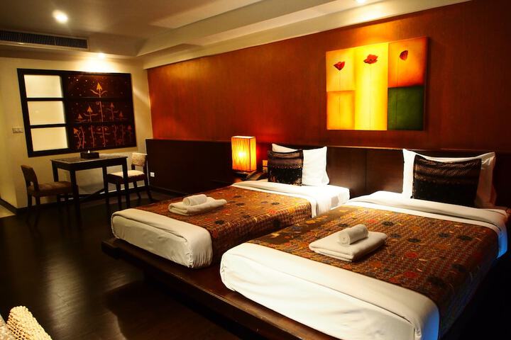 Room 6 of 62