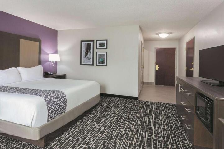 1 King Bed Mobility Accessible (15 of 20)