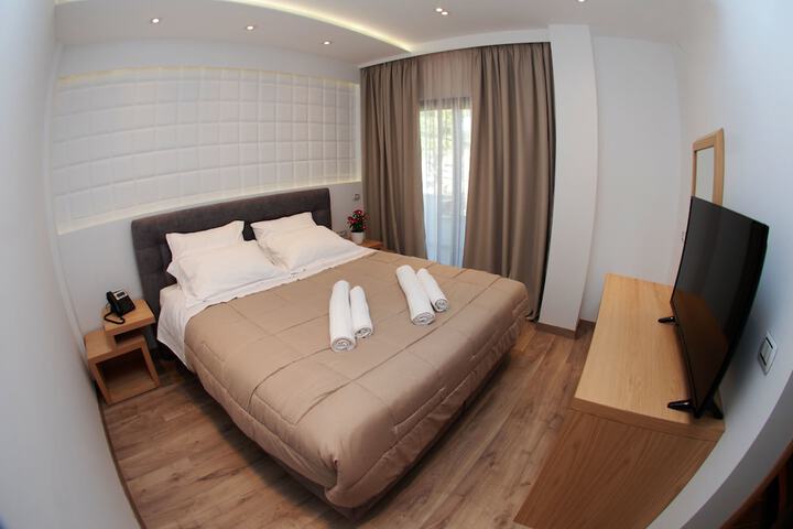 Room 7 of 48