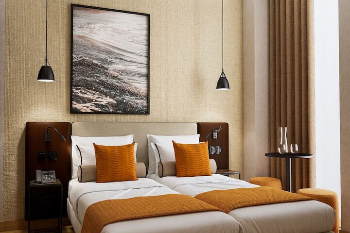 Room 5 of 21