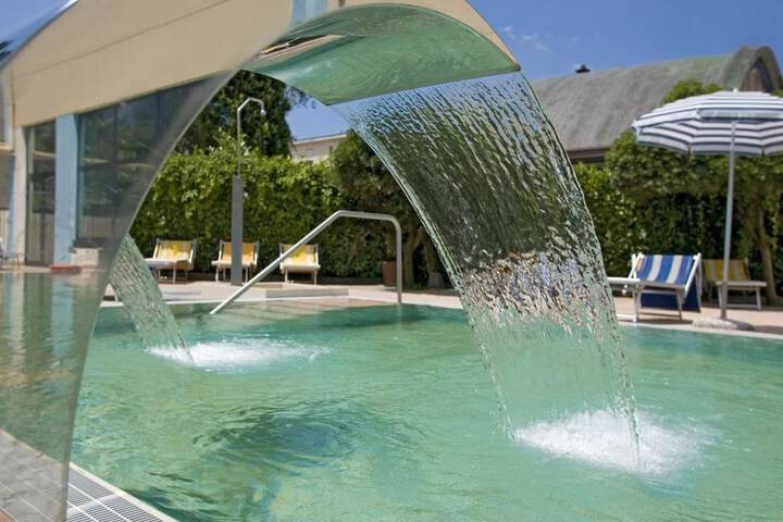 Hotel Pool