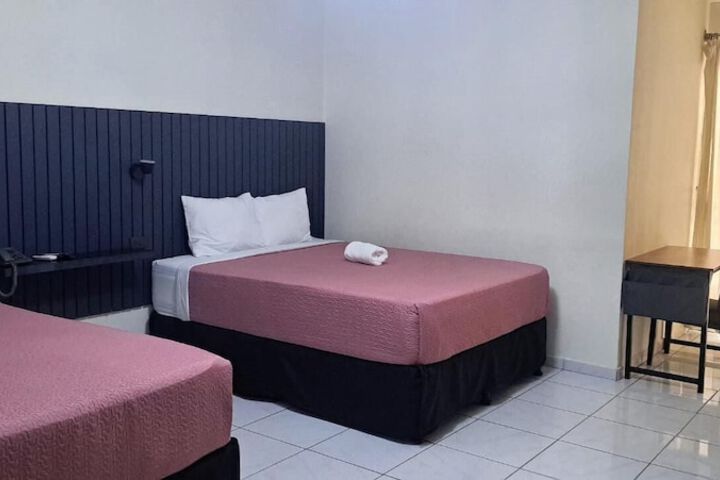 Room 2 of 34
