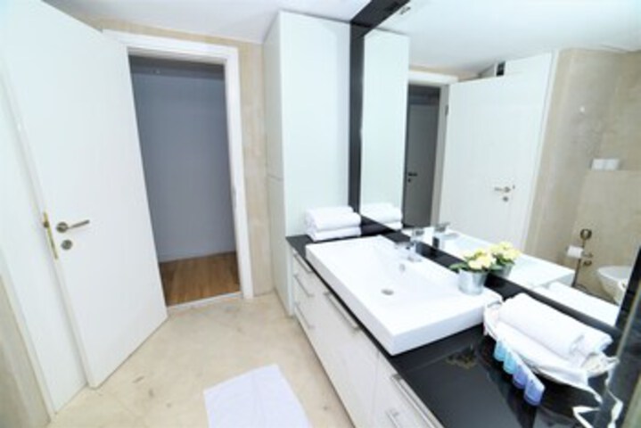 Room 26 of 29