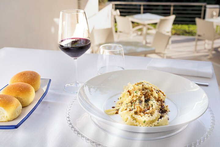 Dining 39 of 63