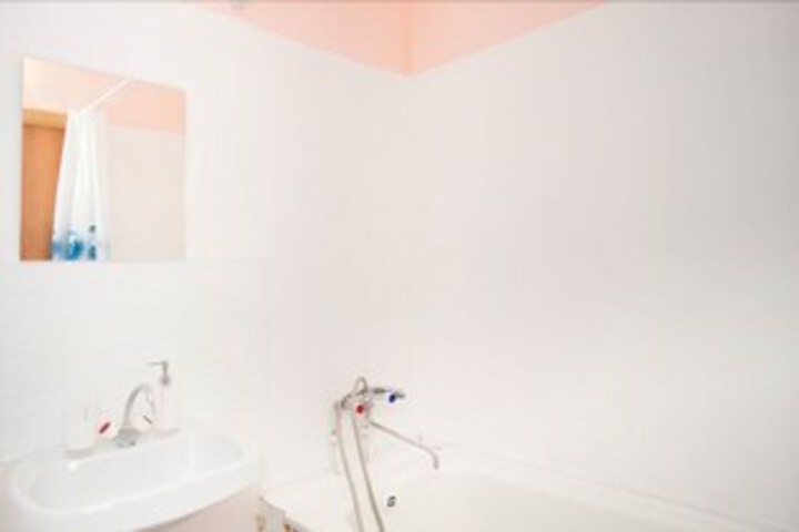 Room 2 of 7
