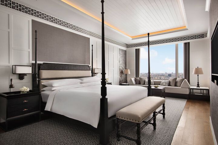 Room 27 of 125