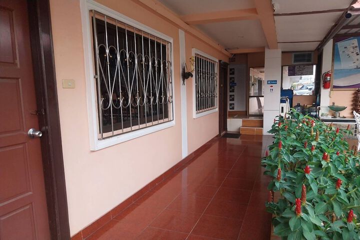 Room 8 of 89