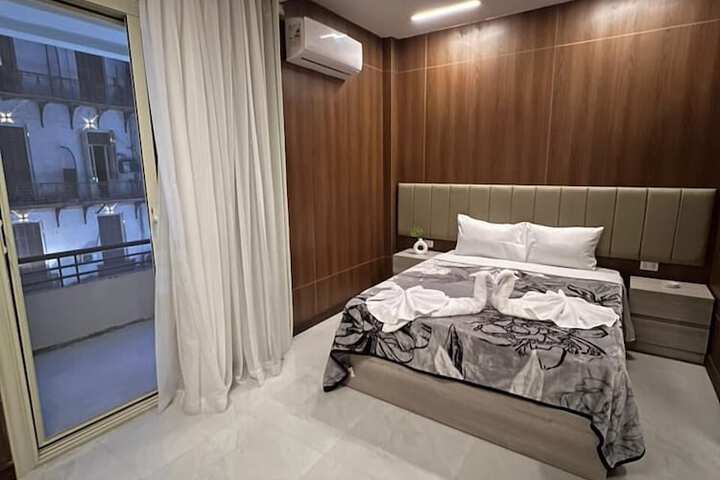 Room 8 of 15