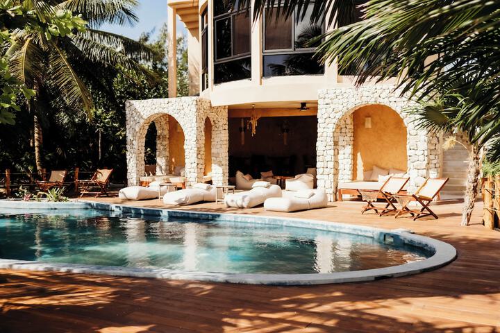 Pool 20 of 48