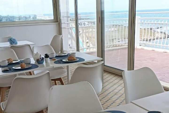 Breakfast/Coffee Service 18 of 26